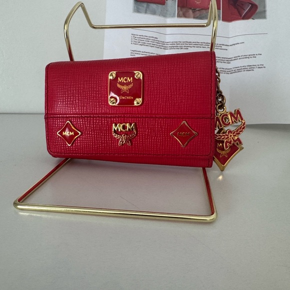 MCM Red 6 Ring Key Case Holder with charms and COA - Picture 3 of 12